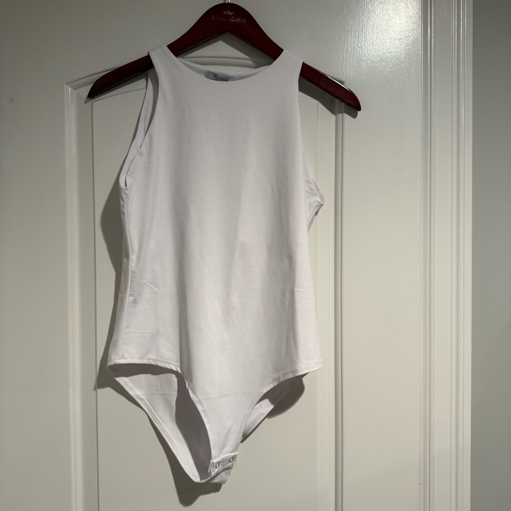 BNWT - Reoria White Bodysuit